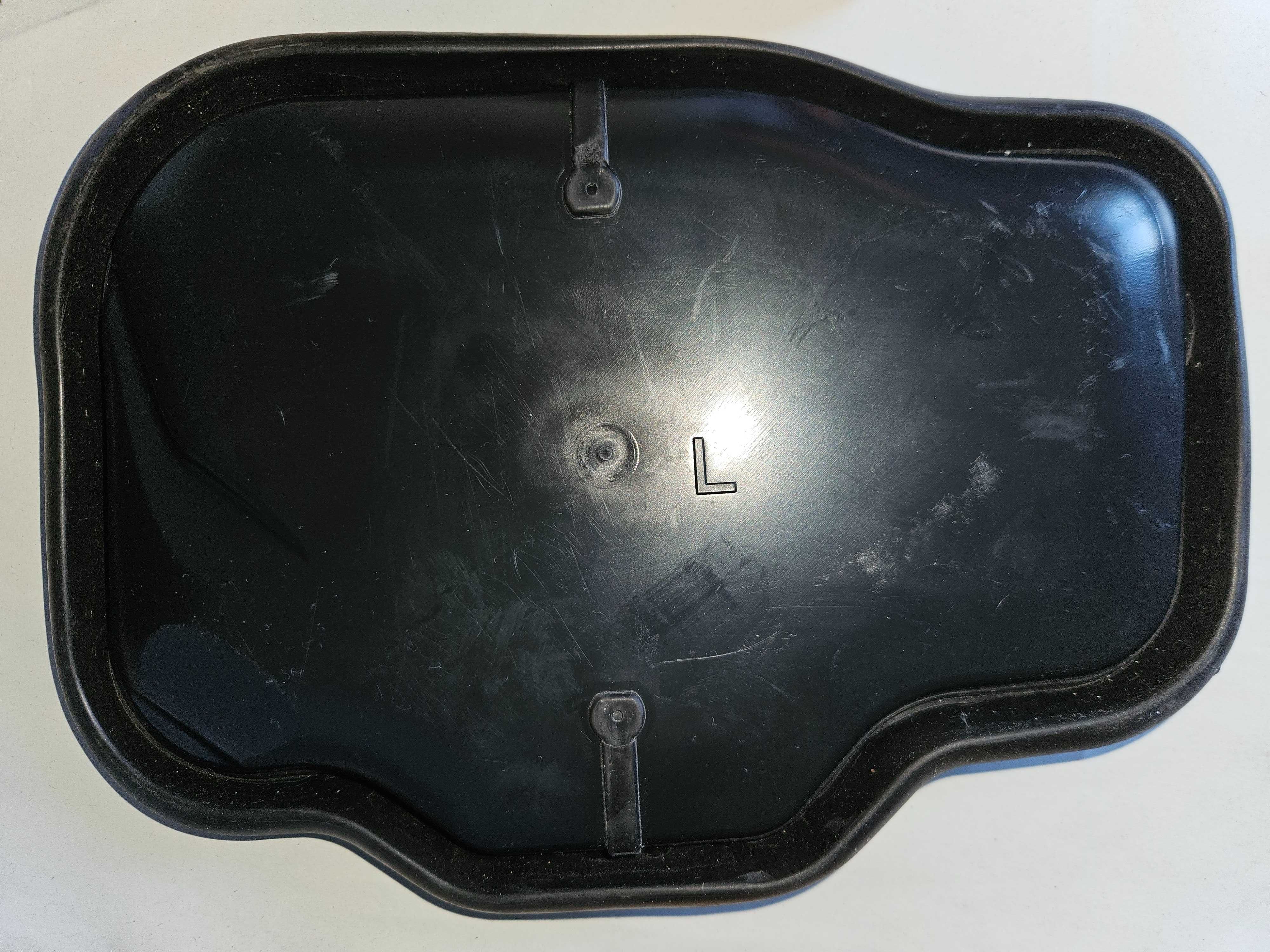 Накладка кришка уплотнитель лівої двері Ford DS73-F201A17-BA