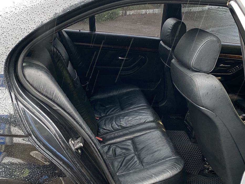 BMW 528 E39 хороший стан