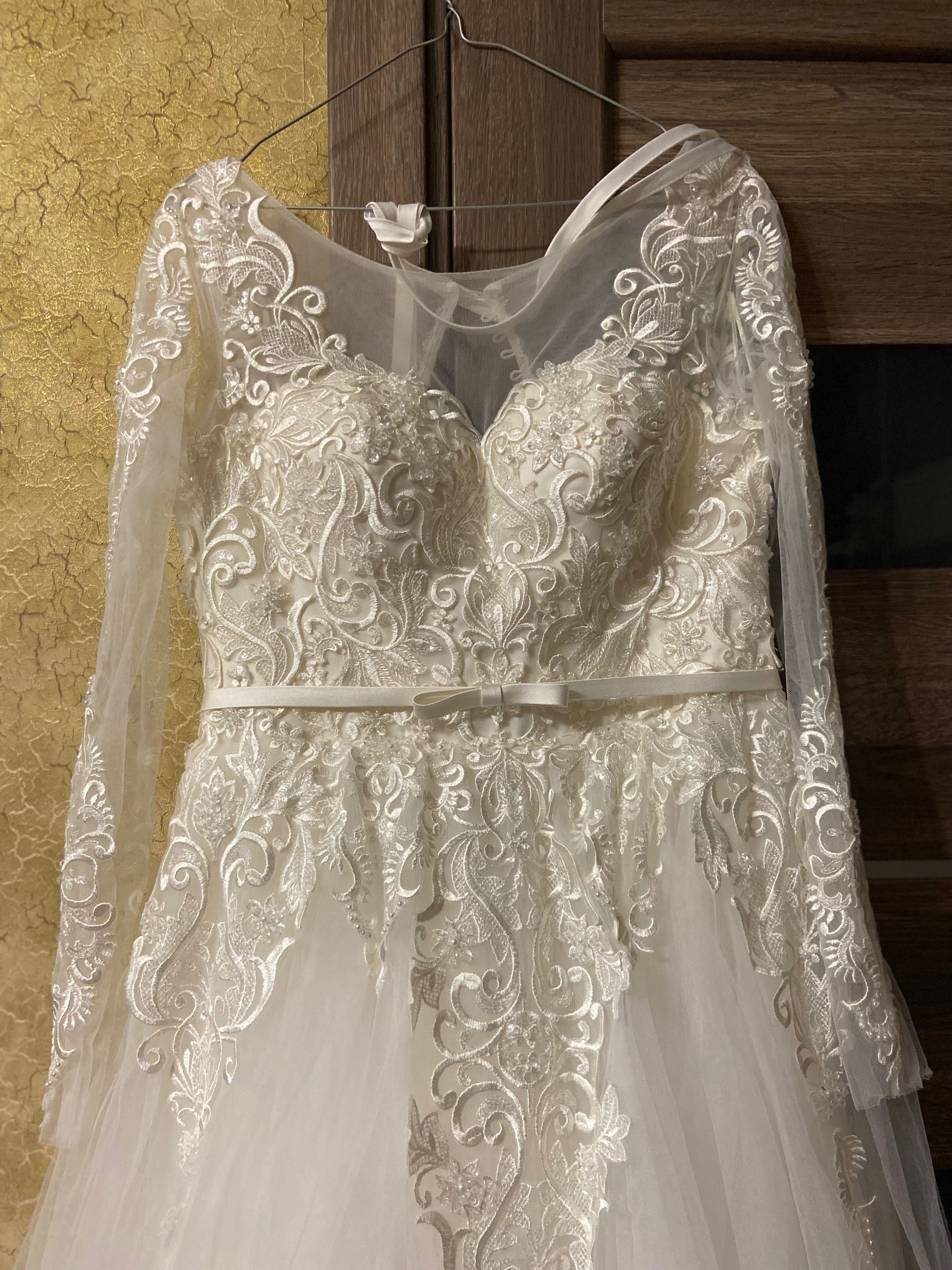 Продається весілля сукня