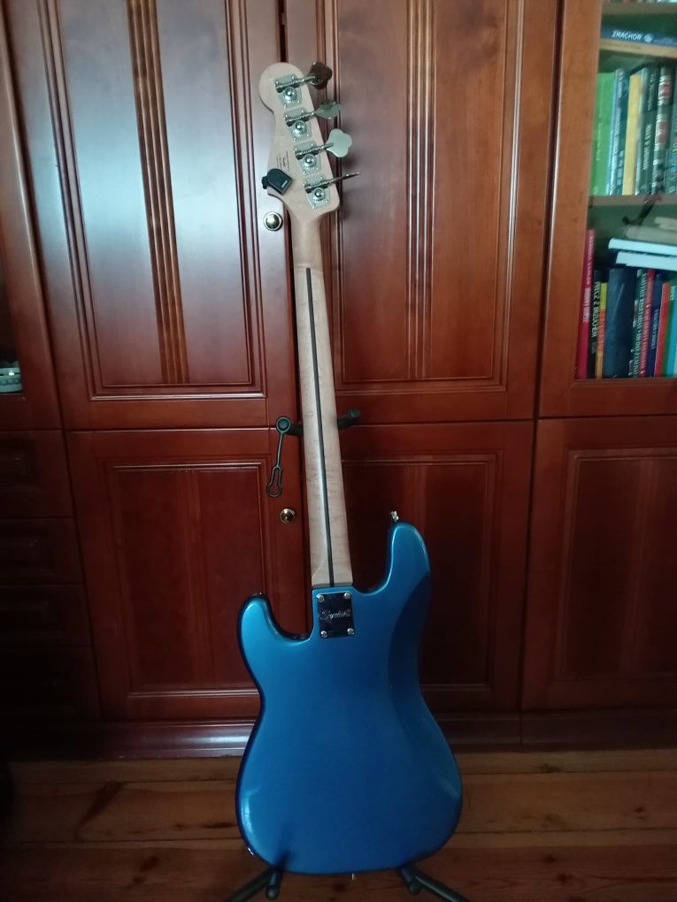 Gitara basowa Squaire