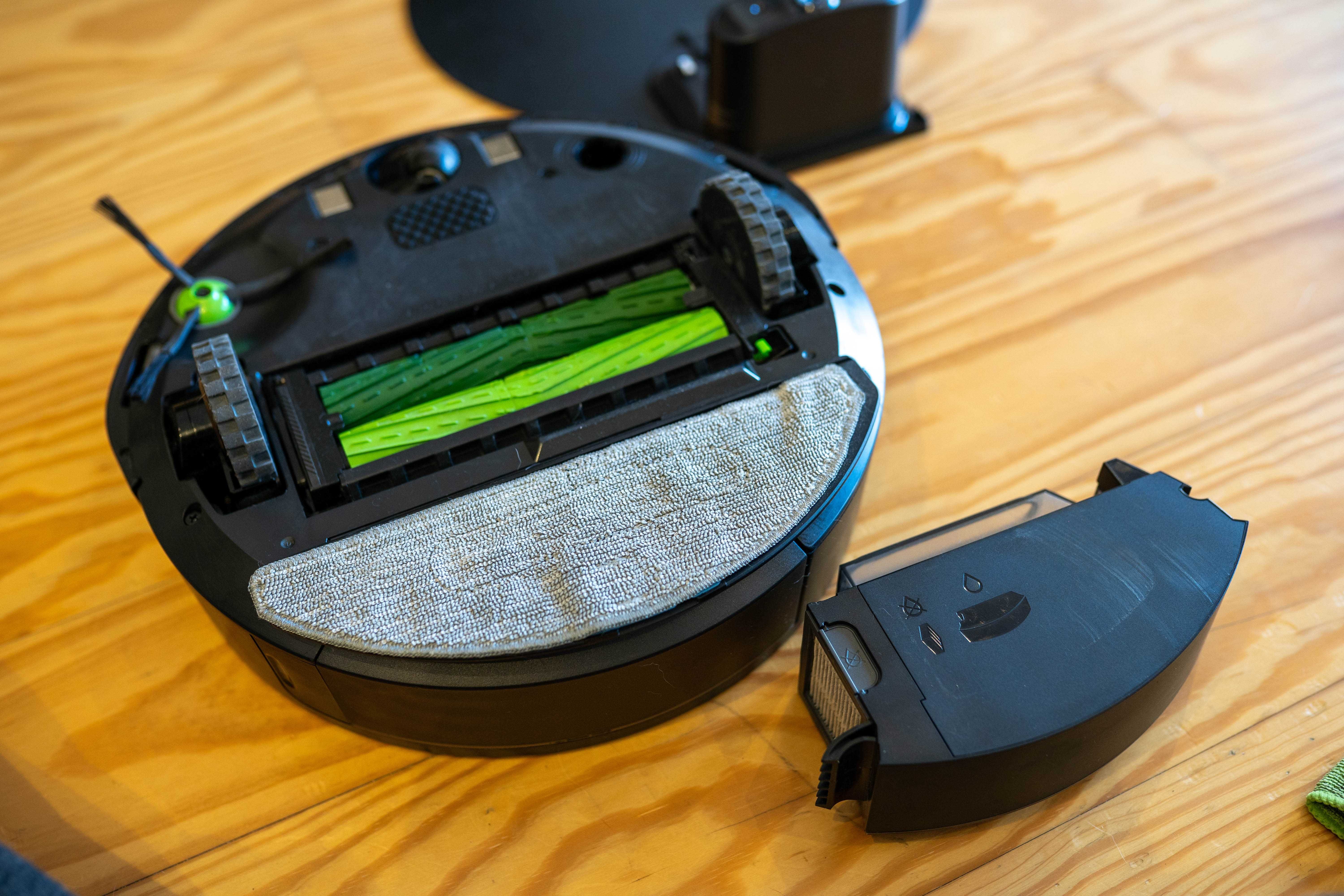 Aspirador Robô Roomba i5 Combo com Mopa