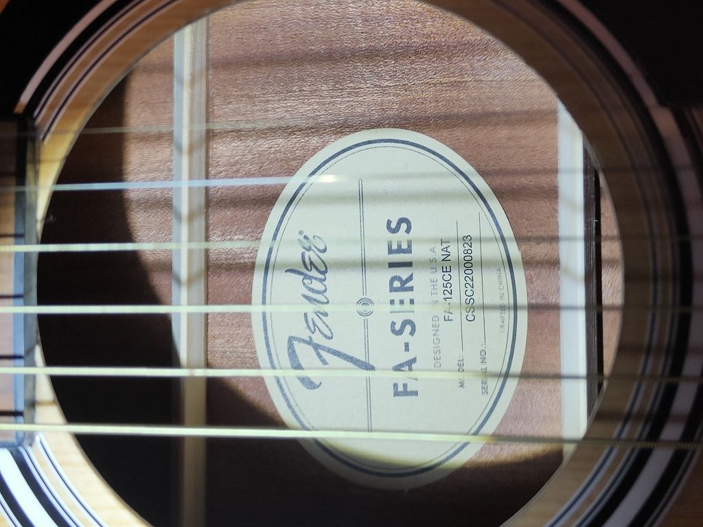 Guitarra eletro acústica Fender FA -125ce