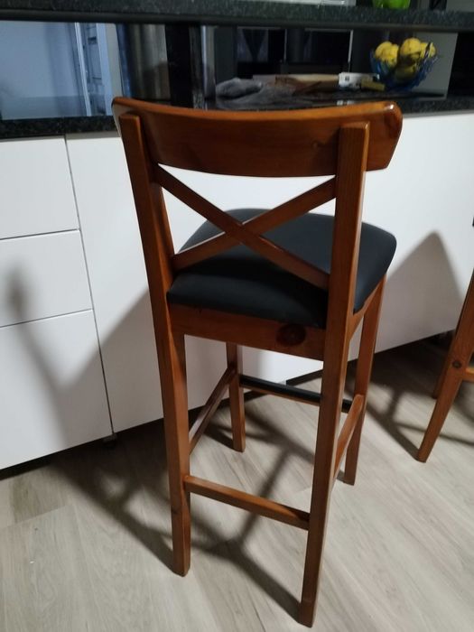 Cadeiras de bar em madeira massiça
