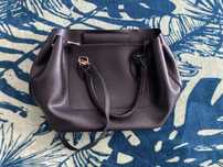 Czarna torebka shopper