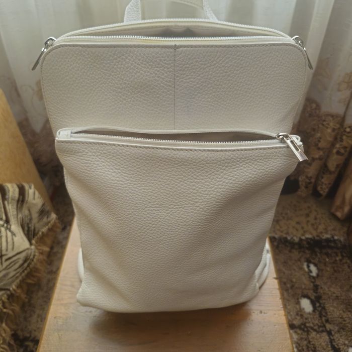 Продаю кожаний рюкзак Genuine leather borse in pelle білого кол