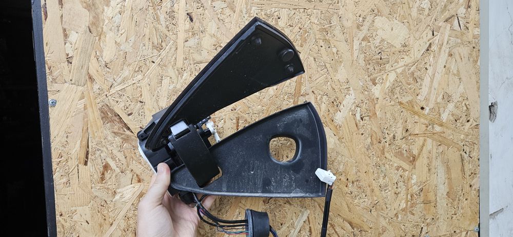 Лючок порту зарядки тесла Tesla модел S 2023 р