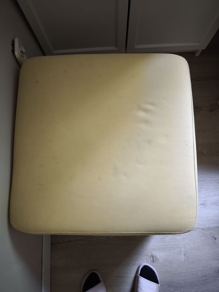 Pufa żółta ze schowkiem 56 cm