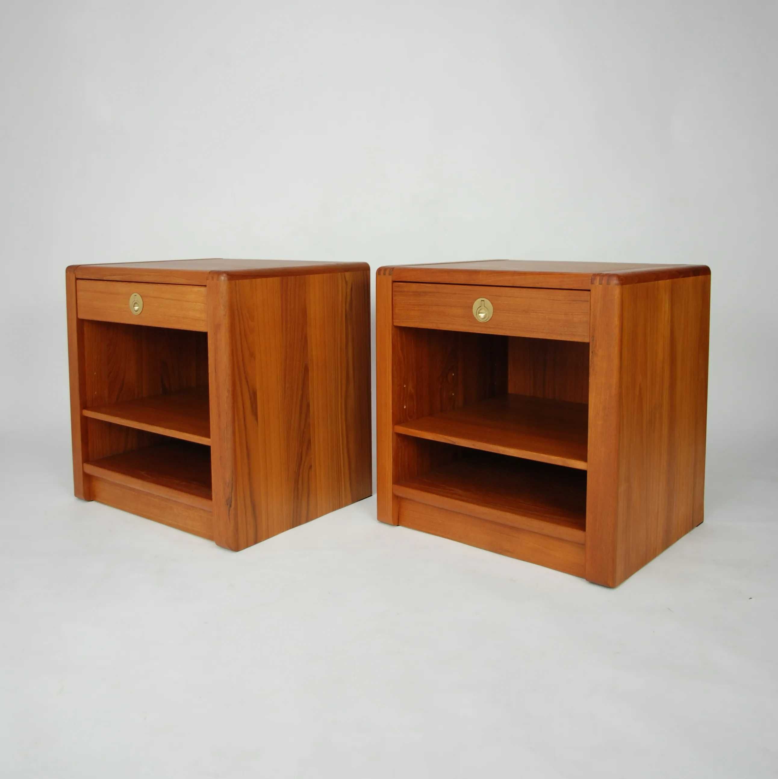 Szafki nocne lite drewno teak Dania lata 70/80