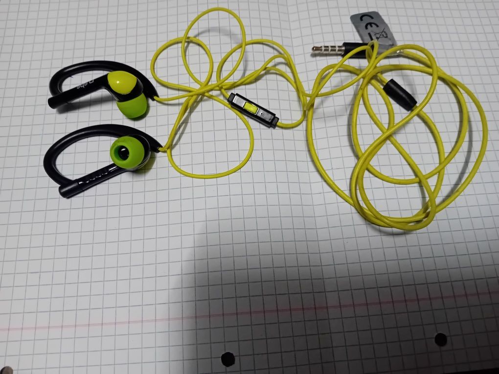 Fones de desporto com microfone