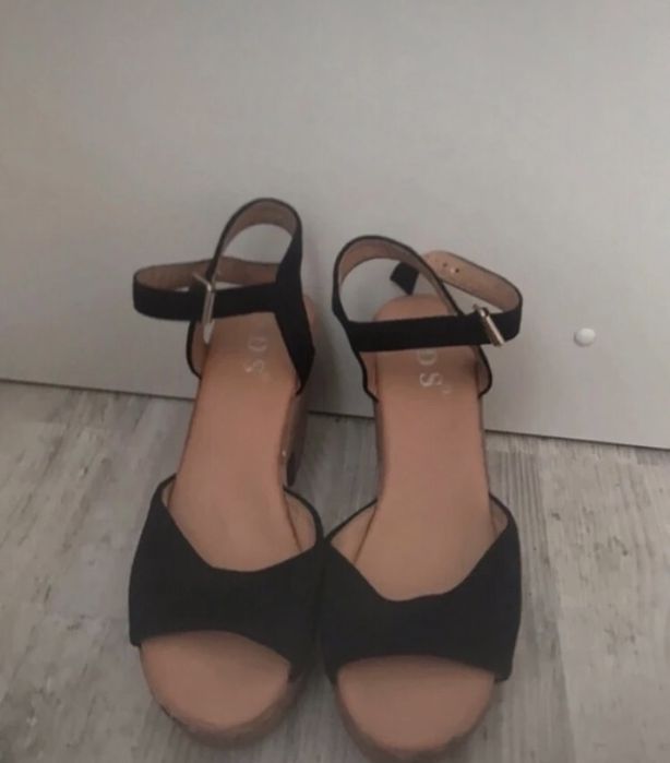 Sandały buty na koturnie na lato