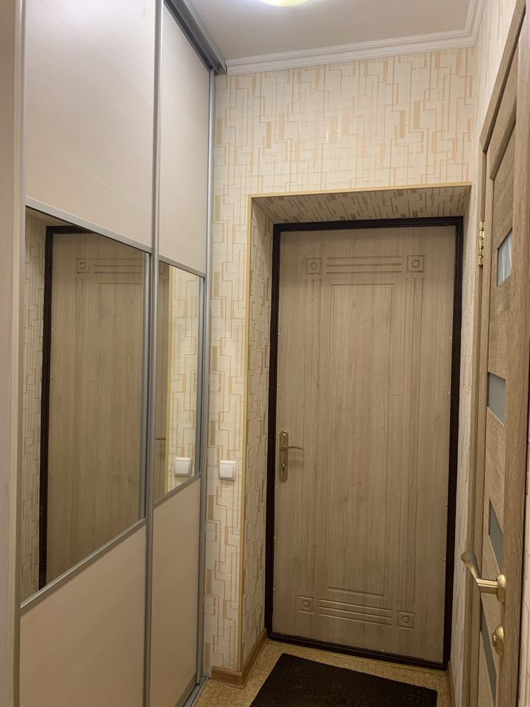 Метро Спортивна ,два окремих,від власника