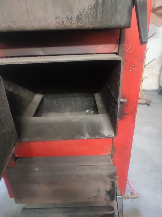 Części do pieca centralnego ogrzewania.