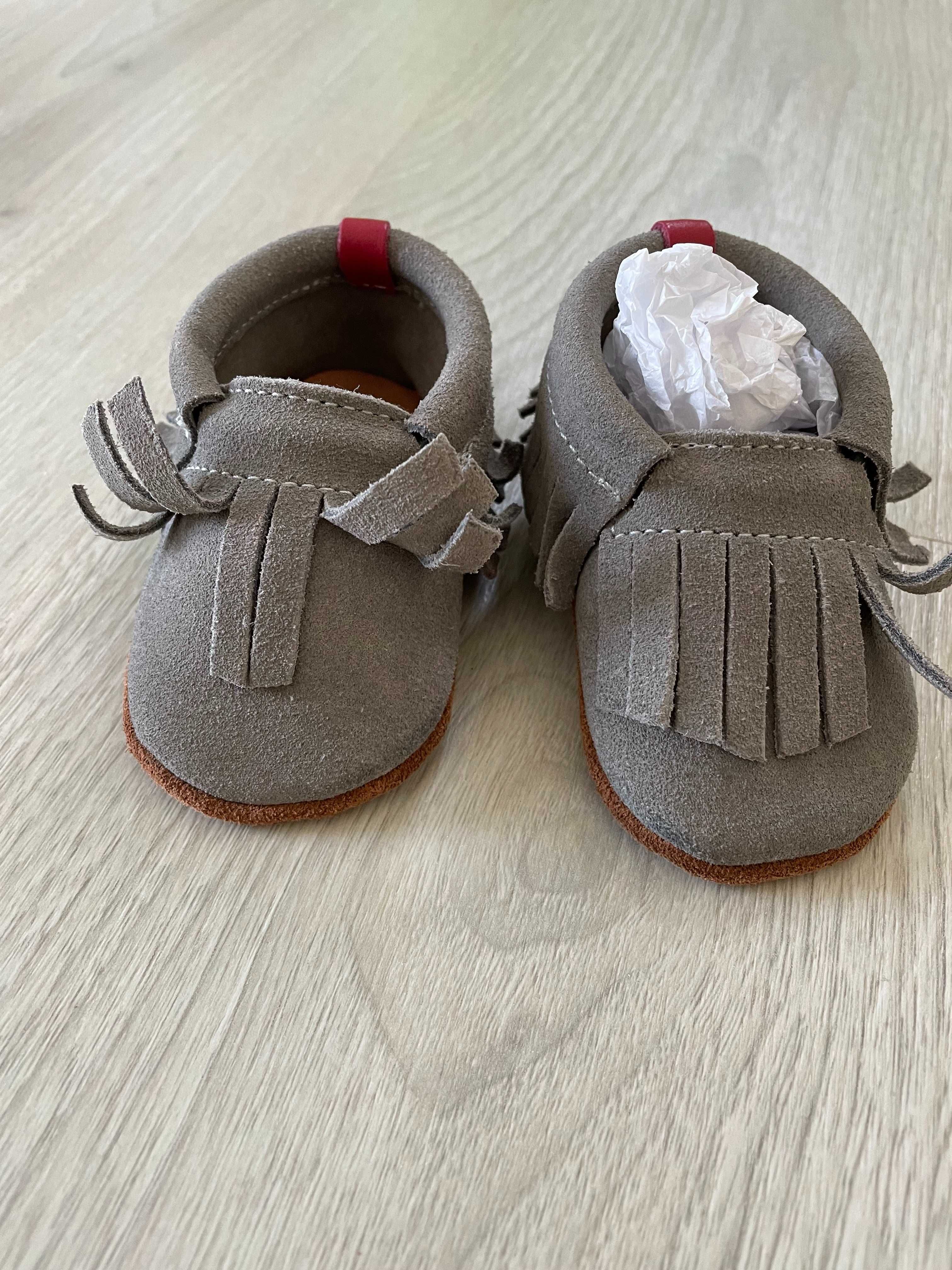 Sapatos bebé "MOLEKE" cinza