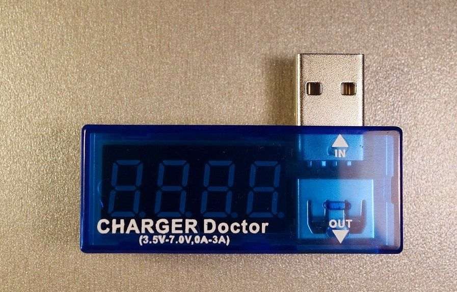 Charge Doctor USB Тестер (вольтметр, амперметр, ємкість) Keweisi - V20