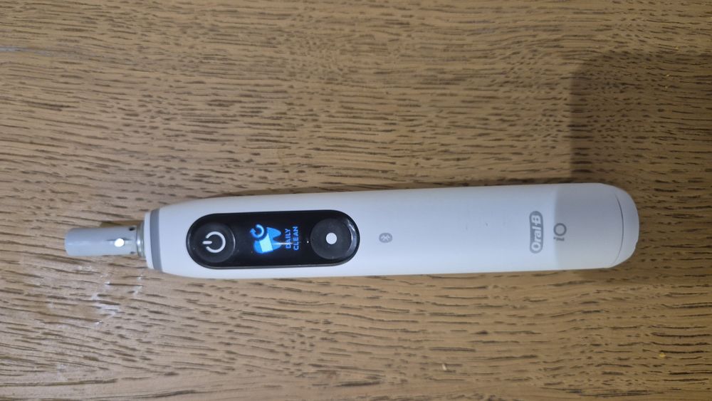 Szczoteczka oral b io-7