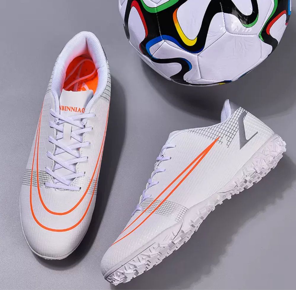 Buty piłkarskie turfy orlik futbolówki obuwie sportowe