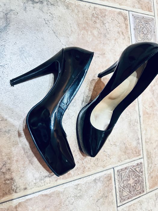 Туфлі фірма kazar