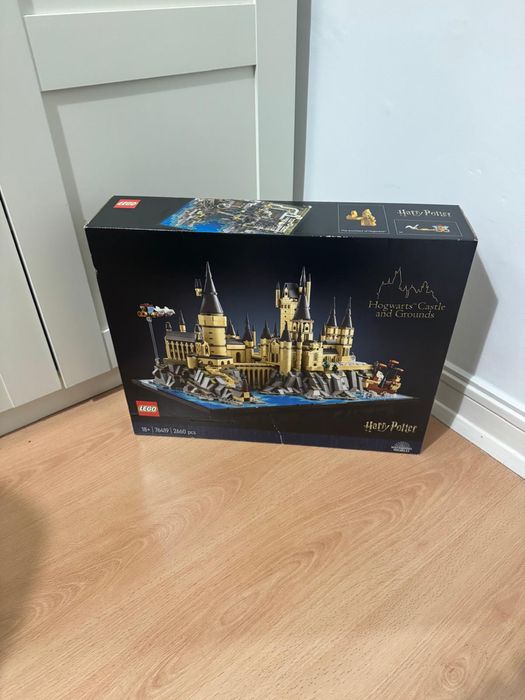 LEGO Harry Potter 76419 - O Castelo e os Campos de Hogwarts™