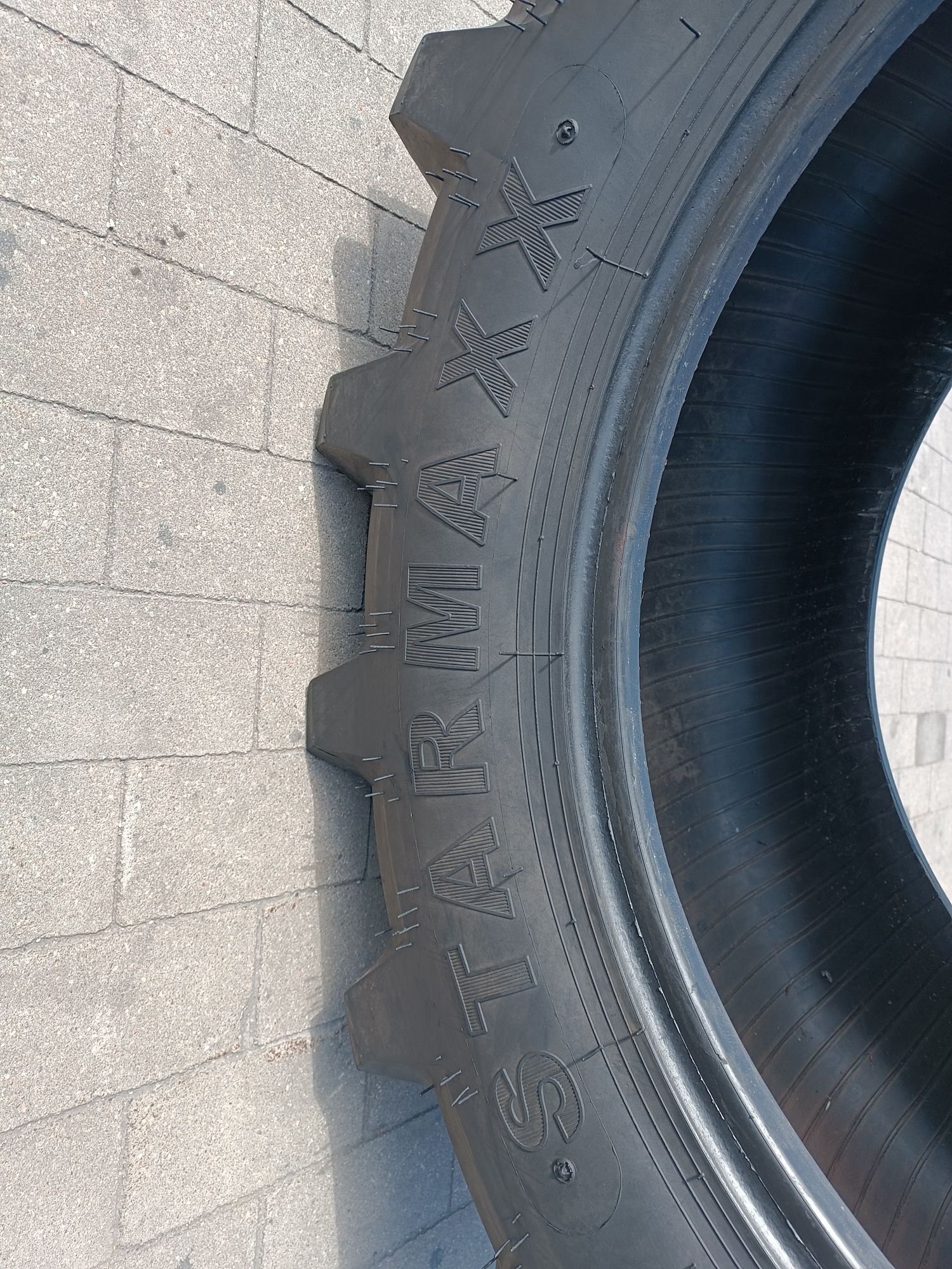 440/65R28 Starmaxx TR-110