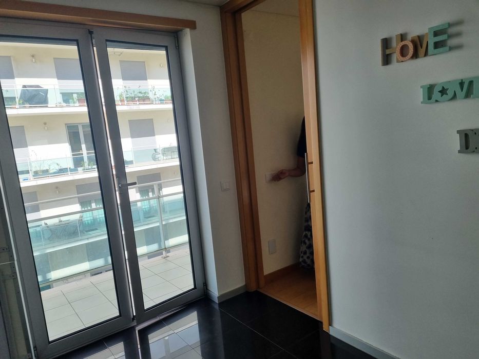 ARRENDA-SE T1 junto ao coimbrashoping. Muito bem localizado.