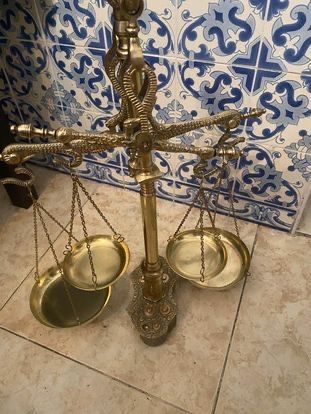 Antiga balança  dupla