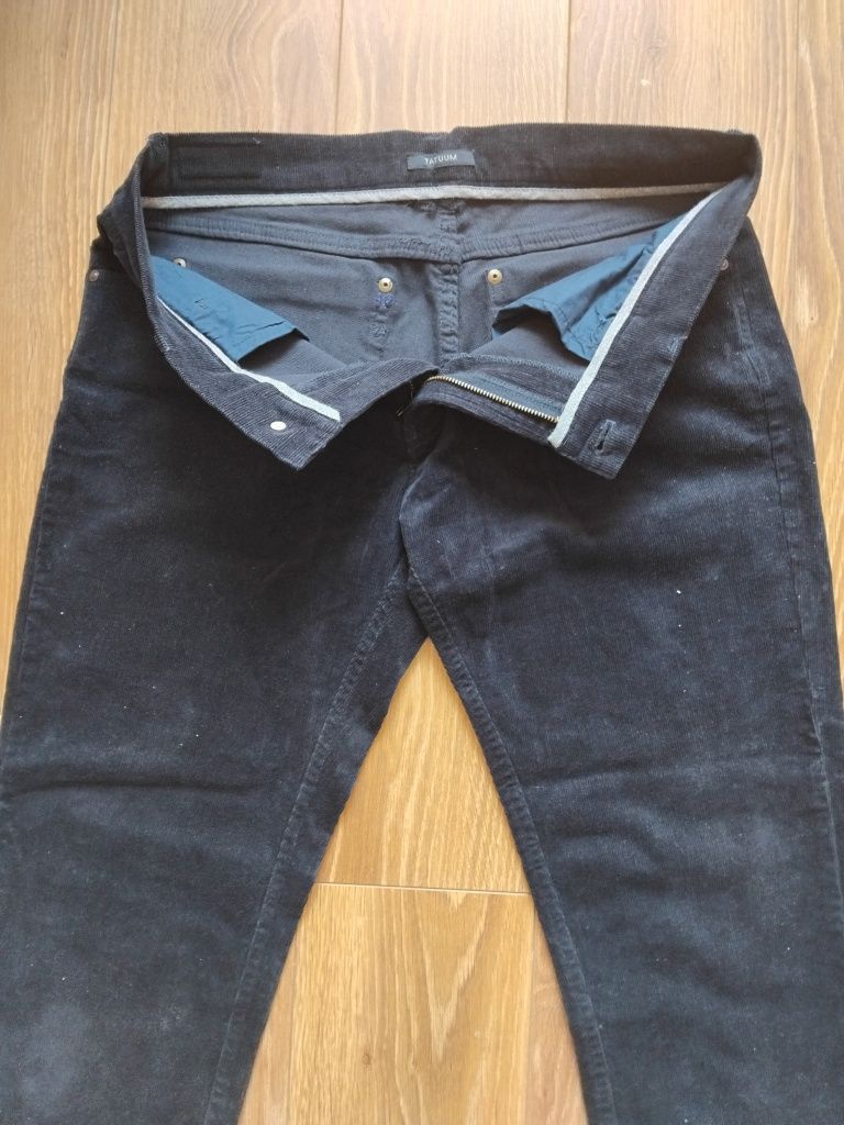 -60% Sztruksy Tatuum 32/32 cienkie spodnie. W pasie