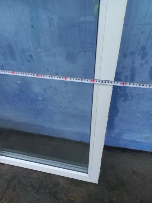 Продав пластикове окно