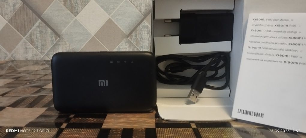 Роутер XIAOMI  F490 4G LTE Mobile WIFI