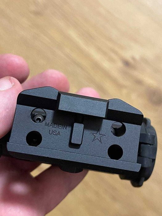 Каліматор Aimpoint CompM5 2MOA