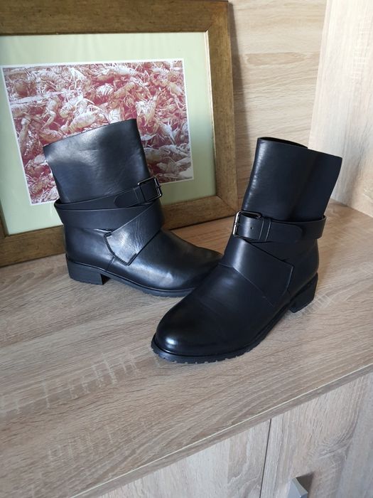 Продам демисезонные ботинки кожа! 39 размер.