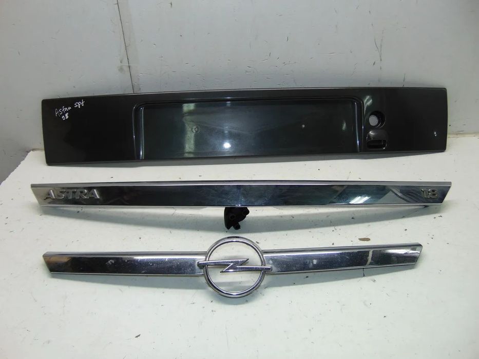 Opel Corsa C grelha/Astra H friso