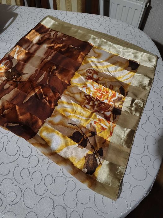 Piękna apaszka, chusta.