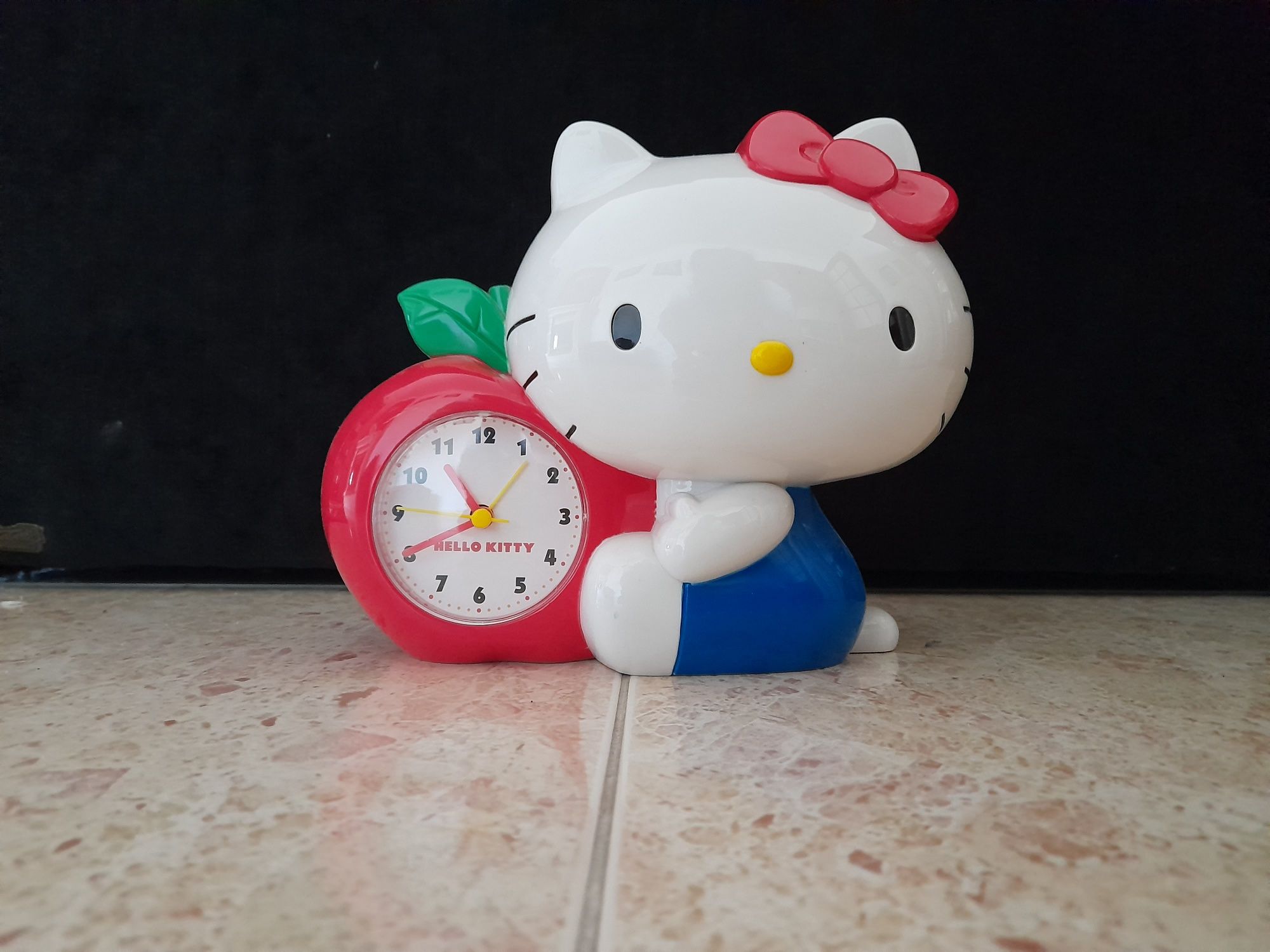 Conjunto Hello Kitty - relógio-mealheiro