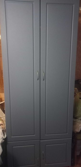 Шкаф та письмова частина