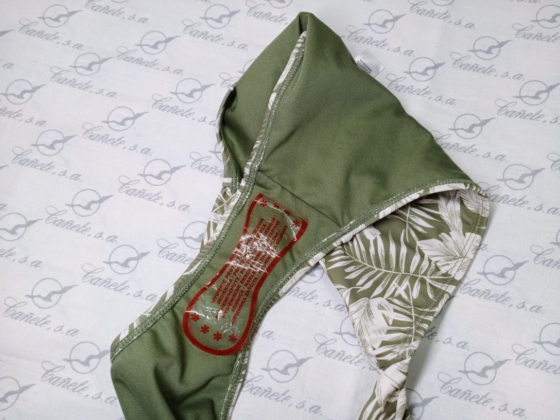 Женские плавки Pretty Little Thing, Primark, Next и лифчик Nasty Gal