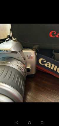 Máquina fotográfica analógica Canon 300V + lente 20-90 com bolsa