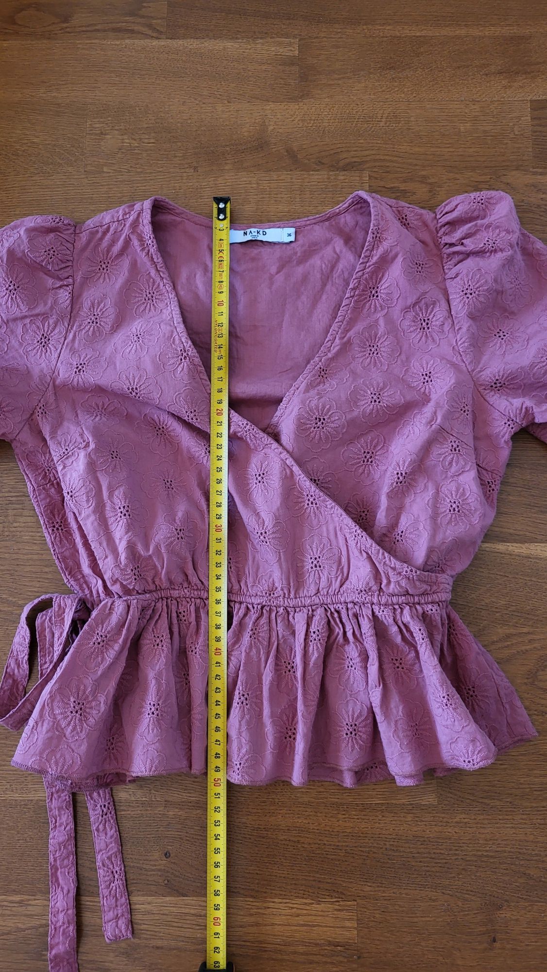 Bluzka haftowana, bawełniana NA-KD r.36