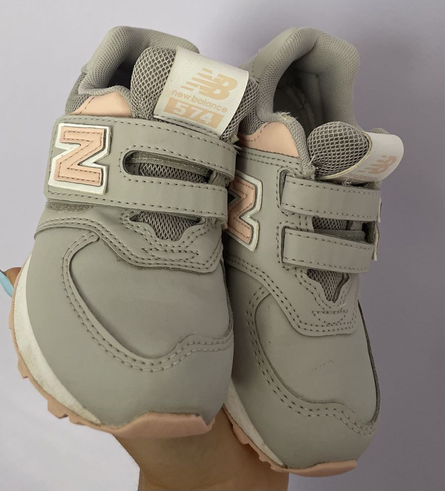 Buty dla dziewczynki New Balance 574 rozmiar 28