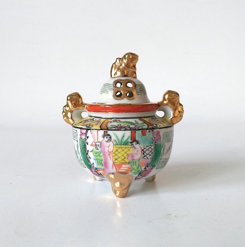 Ręcznie malowana amfora puzderko orientalne porcelana złocona