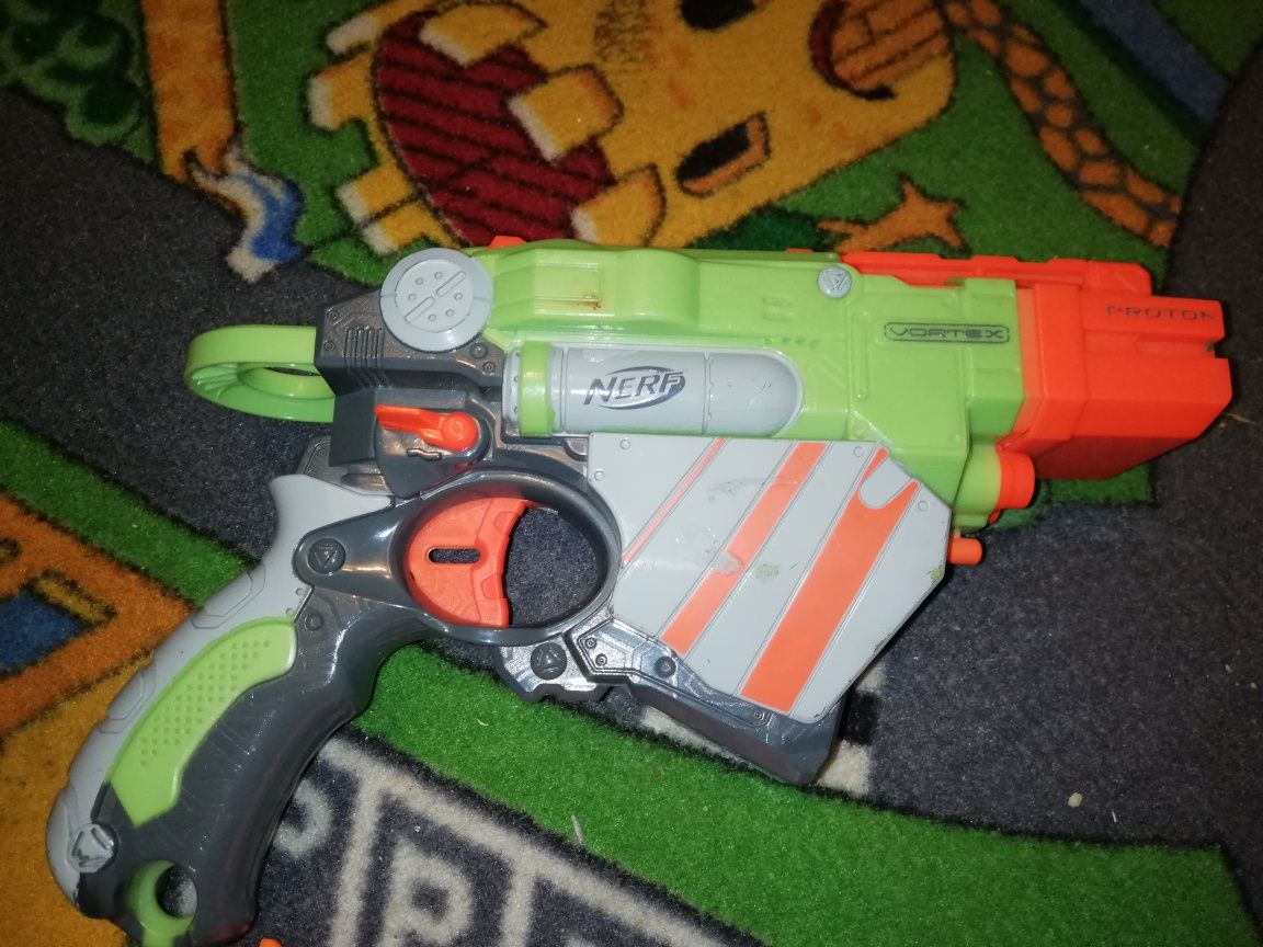 Pistolet wyrzutnia Nerf na piankowe dyski