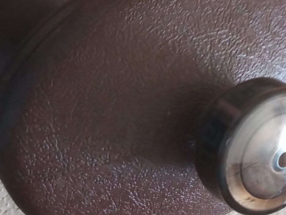 Dwa hantle 8 kg wypełnione wodą