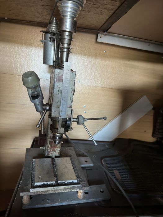 Продам свердлильний станок. Ціна 2500грн.