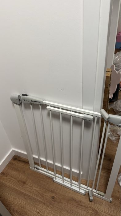 Bramka barierka zabezpieczajaca dla dzieci