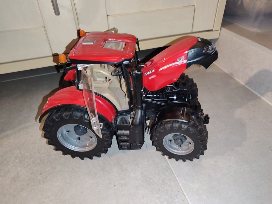 Case 300 Bruder traktor ciągnik