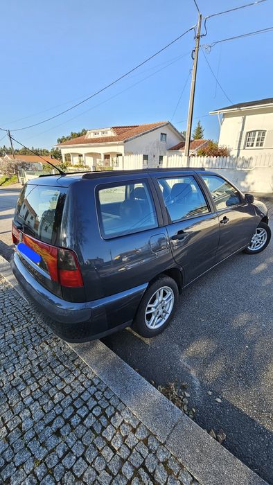 SEAT Cordoba 1.9 TDI
Ano: 1999
Cor: azul
Combustivel: Gasoleo
KM: 270