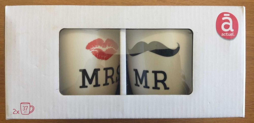 Conjunto de 2 canecas de porcelana novas