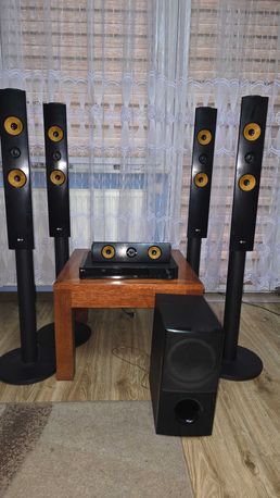 Kino domoweLG LHB755 5.1 1200W BLU-RAY DVD CD USB RADIO