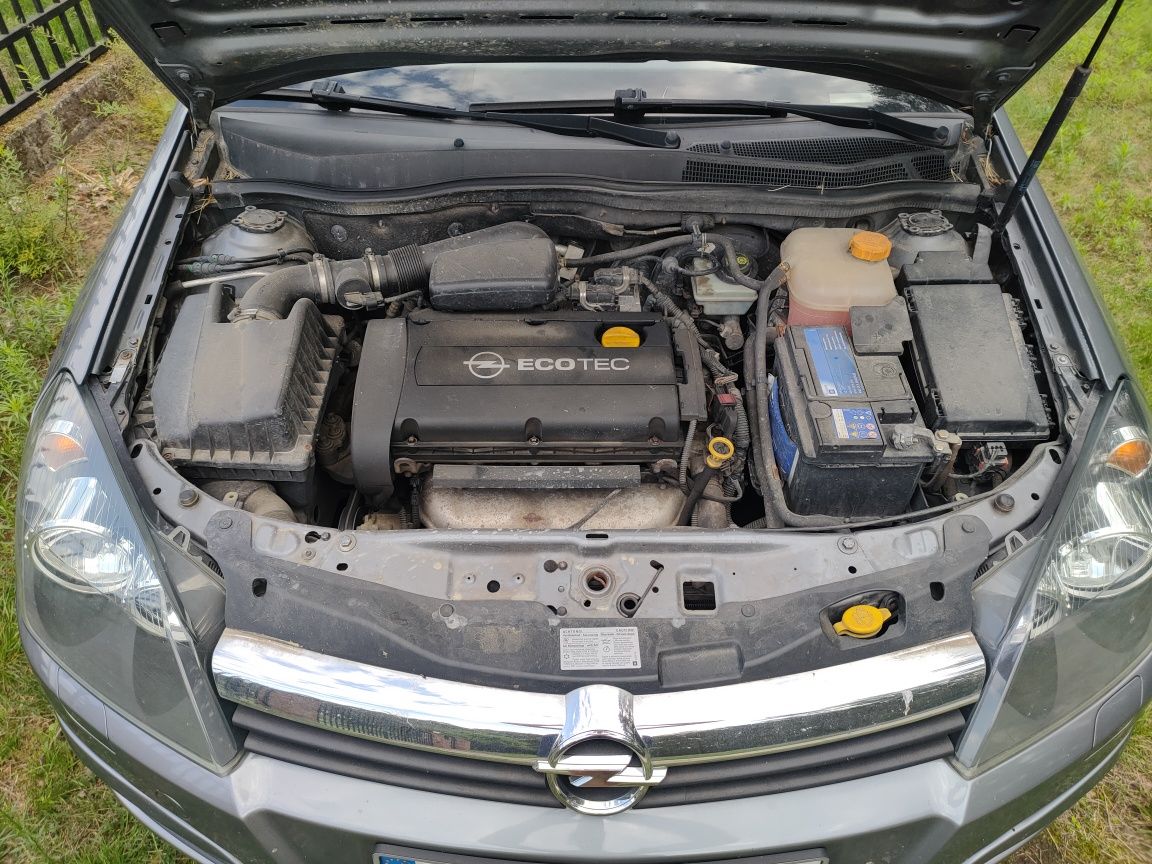 Opel Astra H 1.6 Benzyna