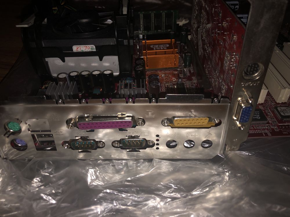 MSI 845PE Max + Celereon + GeForce FX5200 + 1GB DDR