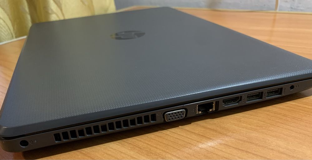 Ноутбук hp250 g6